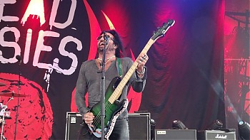 1-4-TheDeadDaisies11.jpg